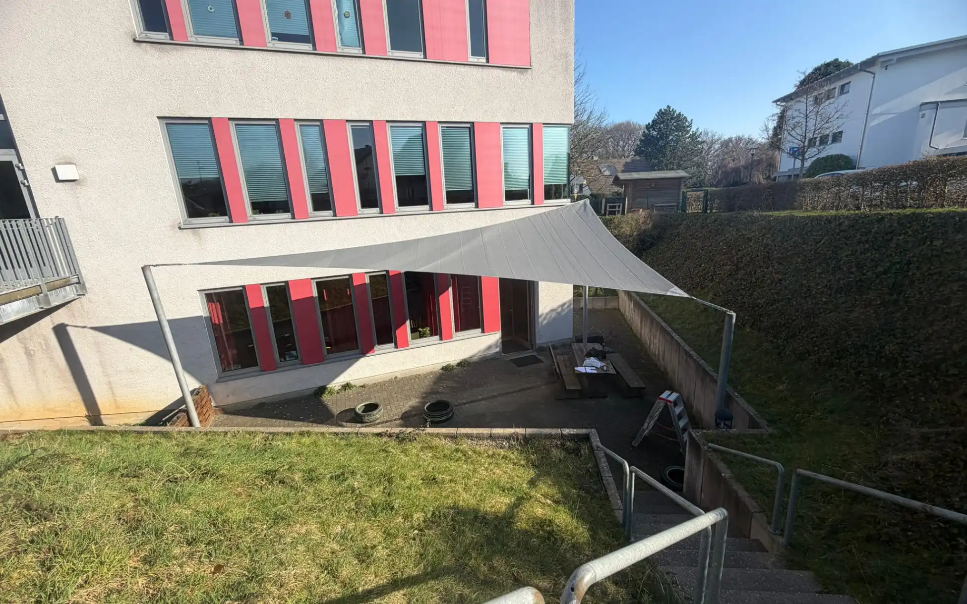 Feststehendes Sonnensegel