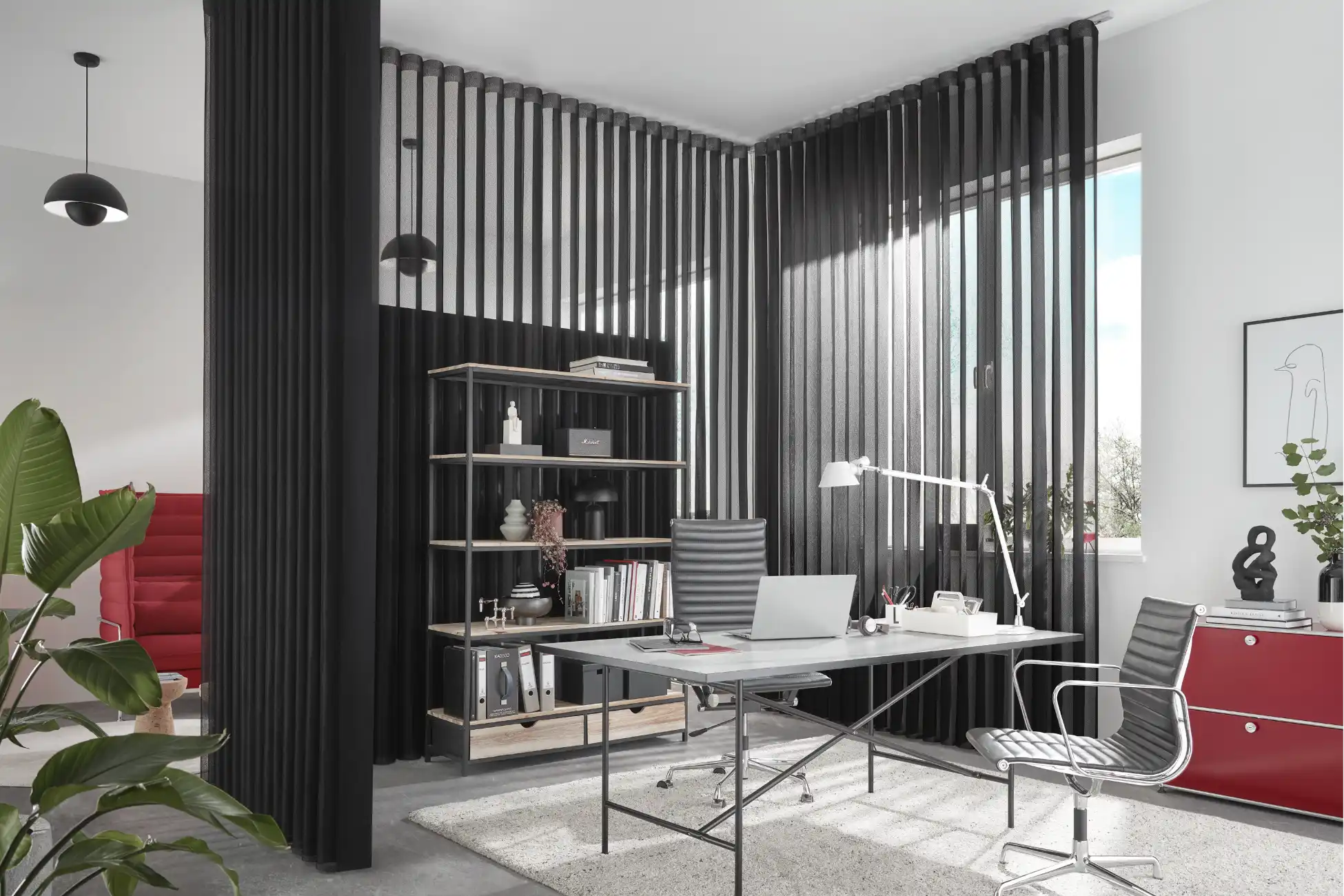 Wohnzimmer mit stilvollen Vorhängen Lamellenvorhang als Raumtrenner mit Verbindungen.